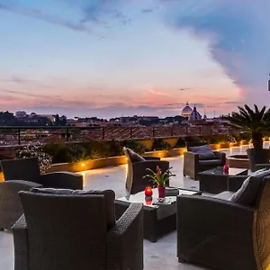 Navona Queen Rooftop Gasthuis