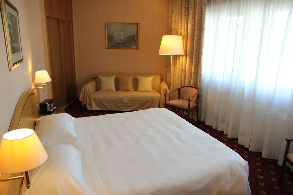 ****  Hotel Beverly Hills Rom Italien